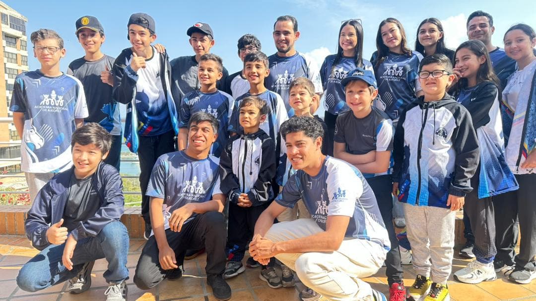 Alumnos y entrenadores de la Academia Nacional de Ajedrez