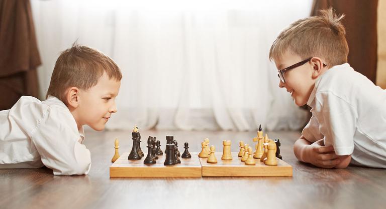 Seis beneficios del ajedrez para personas de todas las edades